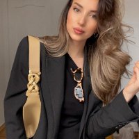 Rose (@ernestalil) 's Twitter Profile
