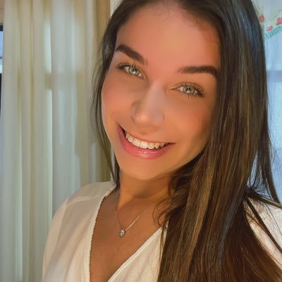 daianekarpovicz's profile picture. além do que se vê🌟