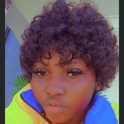 Hairdresser!! works at Sharon Hair Salon 💇♀️!! I do manicure and pedicure!! I can fix ur hair! Daughter of God!! Child of Grace!!