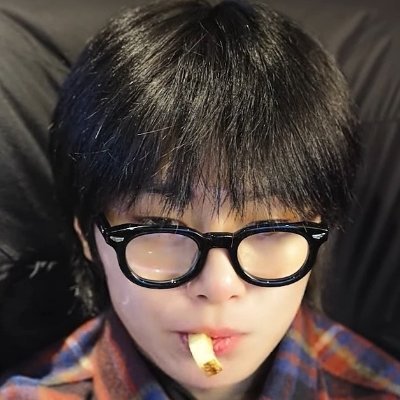 ㅤㅤ2OO1 ㅡ A fluffy desert fox with his charming braces, and the youngest who receive lots of love from his hyungs, and STAYS, Yang jeongin is the name.