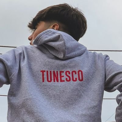 Sou o Tiago mais conhecido por tunesco da BMX
Thats it irmoes❤️🔥
ig: _.tpereira.05._