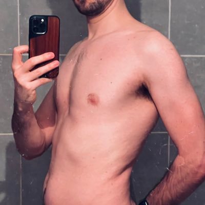 NSFW. He/him, gay, kinky and vers. Based in Belgium. Married but open. 95% chaser. Obsessed with bellies. Check my liked posts!