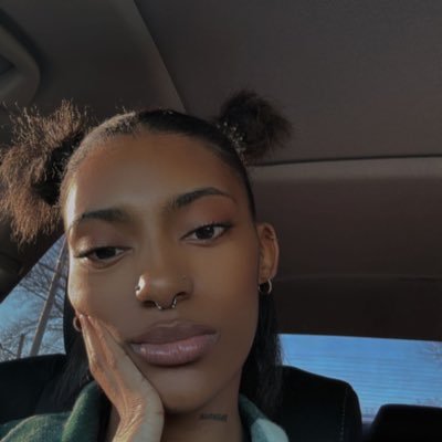 itstamaralynn's profile picture. minding my business.