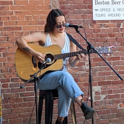 chinwoman_'s profile picture. (They/She) 🏳️‍🌈

Vegetarian by choice, vegan by IBS | views are my own