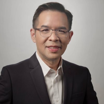ธีรัตถ์ รัตนเสวี : Veteran News Anchor & Journalist,
Former Royal Thai Government Spokesman