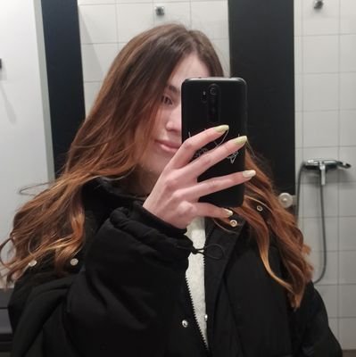 CristinaDaltonn's profile picture. más fuerte que los huesos🦴