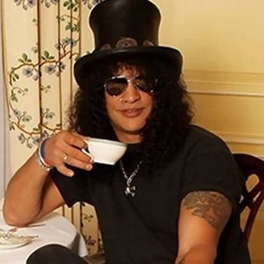 Fan Page for my FAVORITE GUITARIST SLASH🎸⚡🎩🔥 
Huge Fan since the 80's and Forever!
I ❤ all things SLASH