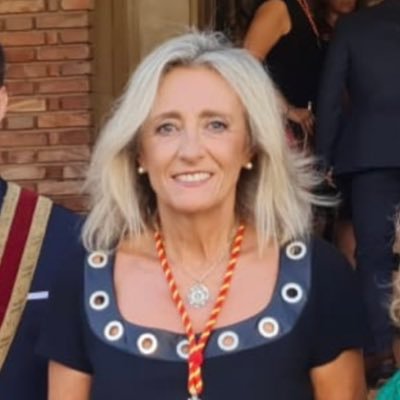 Alcaldesa del Excmo Ayuntamiento de Calahorra. Periodista y madre, siempre madre.