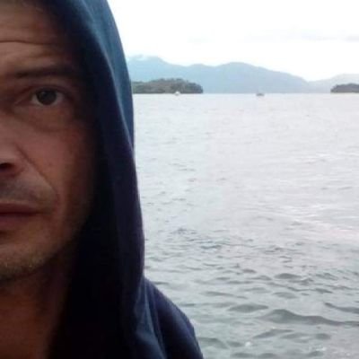 LeoCost84831675's profile picture. Direita ou esquerda não são um lado, 
Não é escolha, herança sim.
E honrar os antepassados e garantir o orgulho
das próximas gerações.
Esquerda Evolução Eterna