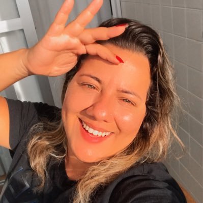 Não demonstre suas fraquezas, as pessoas têm o hábito de usá-las contra você. inst: soareskellen