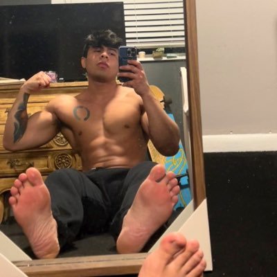210 lb size 11.5 👣 / findom / 25$ to answer DMS / 50$ to unblock/ custom vids / All American jock / straight /
