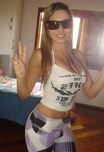 Só estou interessada em MULHERES, quero papos quentes e gostosos!