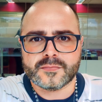 Blogueiro, criador de conteúdo digital, autor de joias e semijoias artesanais.