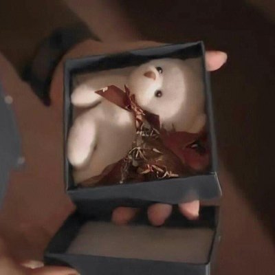 ShineyxGirl's profile picture. Back up acc of @Nainaxmoran