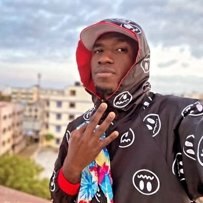 Eastsyde_G's profile picture. ~ Can’t do epic shit with basic people.