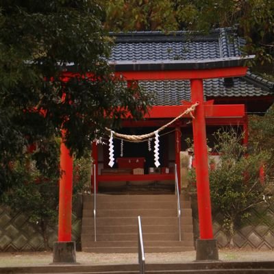 鹿児島県指宿市成川に鎮座する南方神社のアカウントです。社務所がないので御朱印は賽銭箱横に置いています。DMは見ていません。