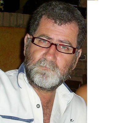 Cristão Batista, Músico, Palestrante, Conferencista, Professor e muito Romântico...