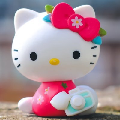 chi18766508's profile picture. art business. by students. for students. periodt