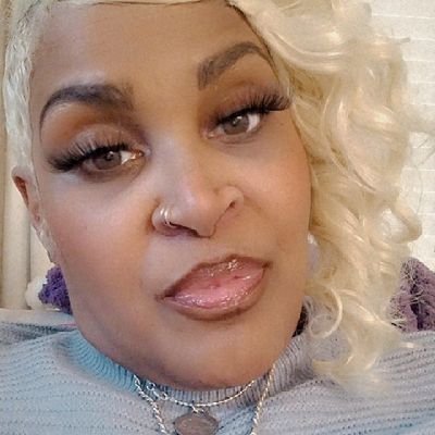 Survivor since 7/2004....Mom, @RoccsShades owner, Cosmetologist, Paralegal and Ur favorite bartenders' Bartender!! #TEAMLEO... luvu mom R.I.P