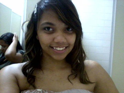 enquanto vc conversa e me beija ao mesmo tempo eu vejo a suas suas cores no seu olhos tao de perto (8) tee amo *-*