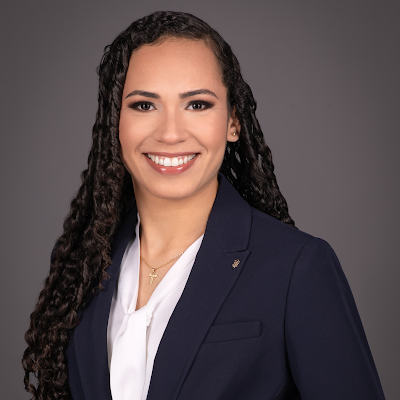 MD | US-IMG 🇵🇷 | ECFMG Certified | UMHS | 1st Gen Doc | Aspiring OBGYN. Interested in MIGS/GynOnc | Dog lover & plant lady