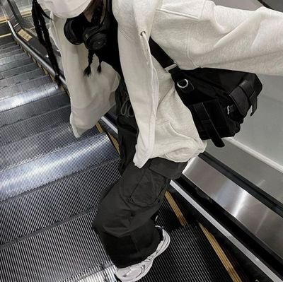 ianskivee's profile picture. 08 ゚・♪⁺
im not here half of the time