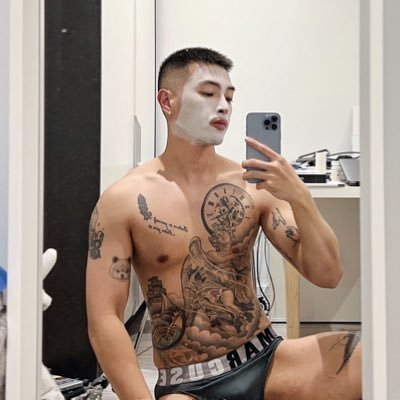 Neil_13123's profile picture. 上海台法式餐飲品牌籌備中,預計8-9月開幕。敬請期待。❤️稳定交往. 台北人在上海 🇬🇧UAL 英国伦敦艺术大学 紀錄健身體態、紀錄健身過程。💪🏻💪🏻💪🏻 更多個人生活分享,請追蹤IG: nc.1213 小紅書: 小萌哥哥 🆙🆙🆙