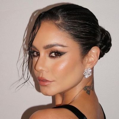 Disney  High school sweetheart. now. a witchy mess
NOT vanessa hudgens   RP /parody/FAKE account