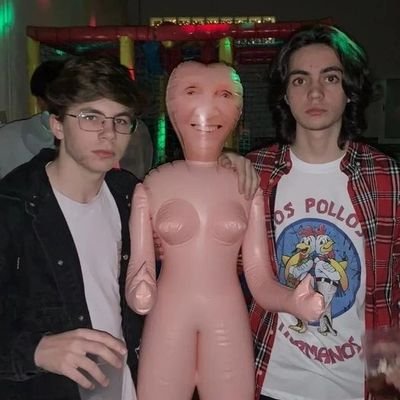 woozymacros's profile picture. la mitad de mi twitter no lo escribo yo, buenas tardes