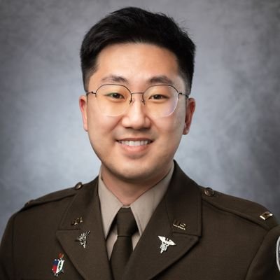 MS4 @RowanVirtuaSOM | US Army HPSP Recipient 🇺🇸 | #FirstGen Korean immigrant 🇰🇷 he/him
https://t.co/JzP6lYuRLh