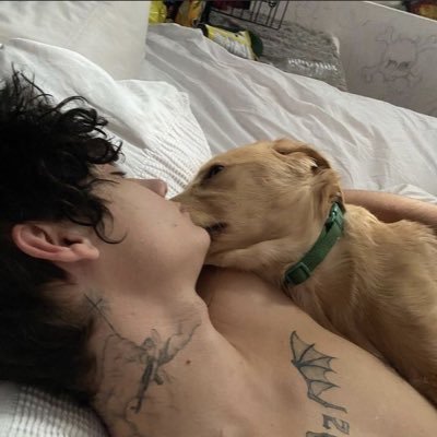 mojimojo_'s profile picture. Wanna b a happy person who gets sad sometimes, not a sad person who gets happy sometimes.