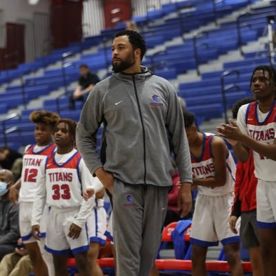 Head 🏀 Coach at Alexandria City High School (Formerly known as T.C. Williams) | @ACHSTitans | @ACHSHoops #NeverFold