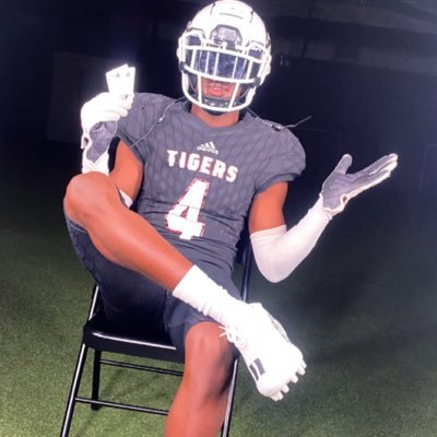 Defensive back @CvilletigersFb Jersey #4 |HT-6’1| |Weight-165| True freshman C/O 2026