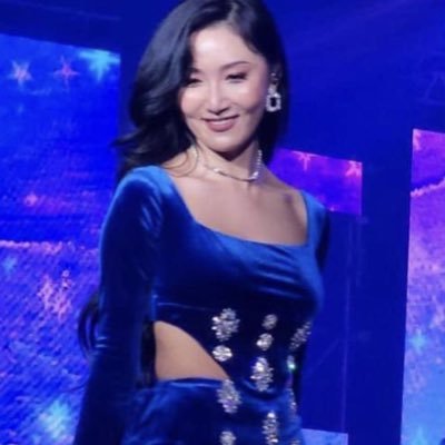 ihugmamamoo's profile picture. she/her | 솔라 • 문별 • 휘인 • 화사