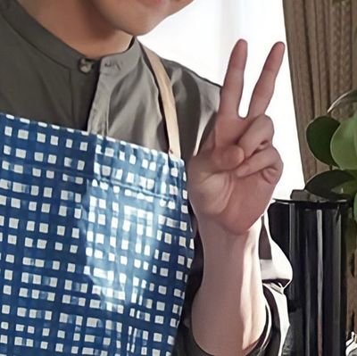 LCWnrmYk1VlRutp's profile picture. 