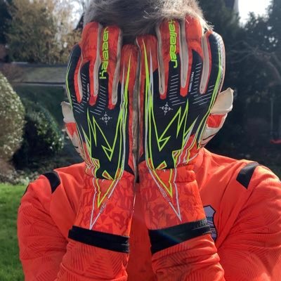 Account run by @SaSBinns07 with reviews of GK gloves and equipment on YouTube, Instagram and TikTok by U23 and Senior Reserves GK for @CBHounslowUTD