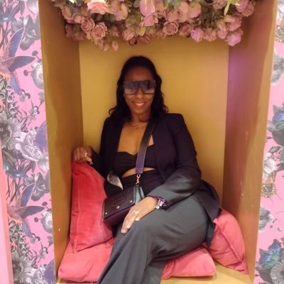 sheshe2boys's profile picture. 