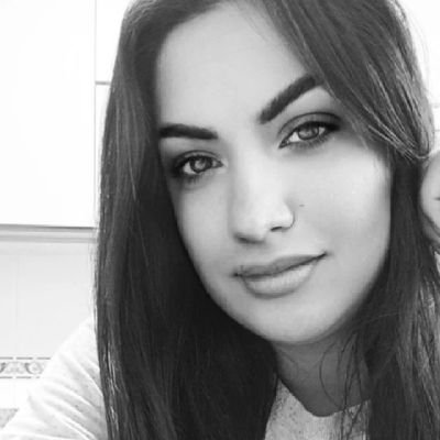 sorayaandreina's profile picture. Máster de Periodismo y Comunicación.
Mi libro: Las Horas Más Sombrías.
Redactora de la sección de Asturias en El Comercio.