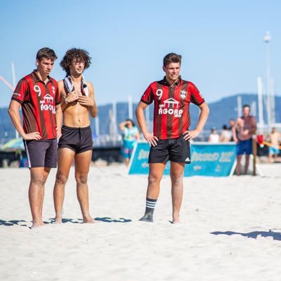 Fútbol, la vida en 90 minutos. De vez en cuando me paso por @vloonk para soltar mis paridas (mientras me dejen). De los grandes jugadores y, luego, del Barça.