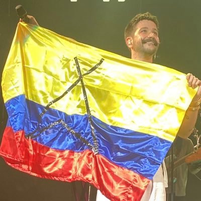 Fans de Camilo Echeverry, Cantautor Colombiano “Amar es nuestra revolución”https://t.co/nT8az0LqMp…