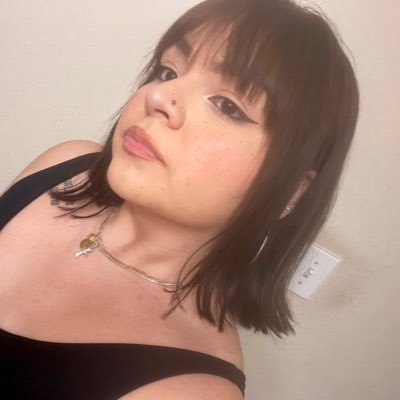 xochitllll's profile picture. just tryna make it out here