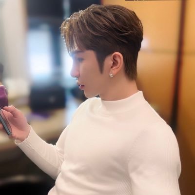 JalloverLo's profile picture. 