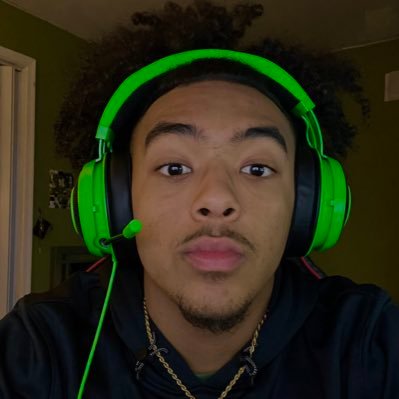 ~Gamer / Content Creator Trust GOD || Twitch Affiliate 400+ followers || 1k on YouTube (ImXavierP) || ALL MY SOCIALS TAP LINK