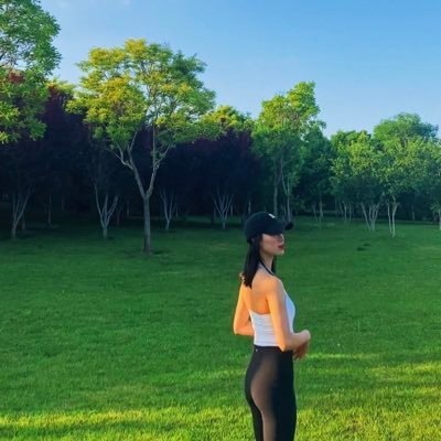 ZxcvB_00_000's profile picture. 