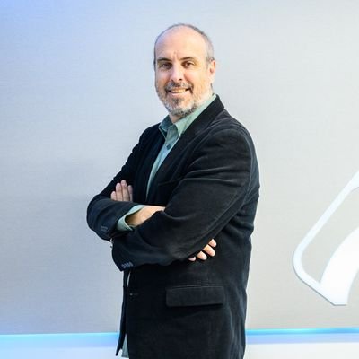 Periodista por vocación. En esRadio con Juanma Rodríguez en El Primer Palo. Viviendo a tope la radio. Los findes son del @unionadarve