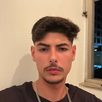 gabreu_3's profile picture. sozinho eu sou agora o meu inimigo íntimo 👺