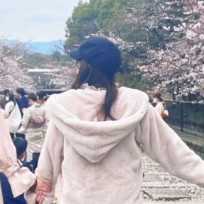 都内の高校2年生 ☺︎ 勉強垢 ☺︎ 国立志望 ☺︎ 数学できない理系 ☺︎ #塾なし #勉強垢さんと繋がりたい #受験生 #理系 ☺︎ フォロー大歓迎💕