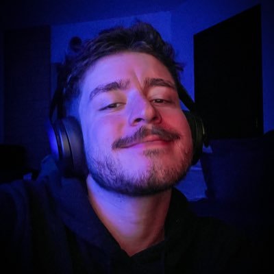 um bom tanto de elden ring, bastante pvp no console e leves doses de anime