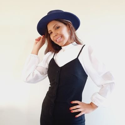 Mayradias24's profile picture. cantora 🎵❤️(@mayraekauanoficial)