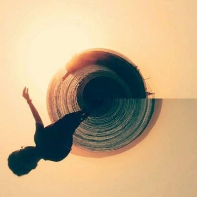 pipevarshnaze's profile picture. Soportable como amigo 🙄👋; insufrible como amor.